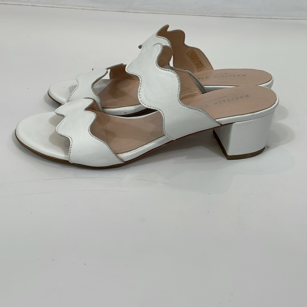 Patricia Green Palm Beach Block Sandals Size 7 White Low Heel Slip On - Picture 5 of 14